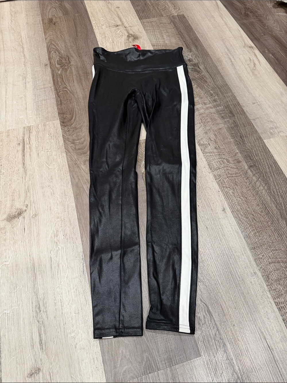 Small Black Leggings with White Side Stripe